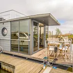 Tiny Hanzeboat Bådhotel