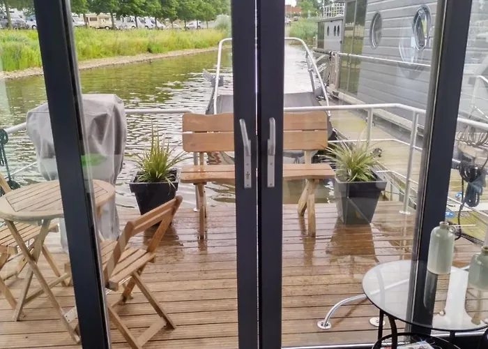 Tekne Tiny Hanzeboat