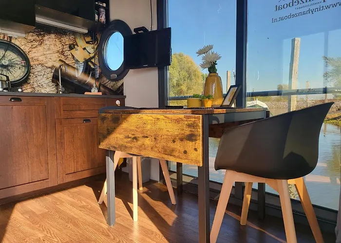 Tiny Hanzeboat Tekne 3*