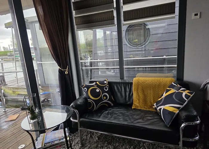 Tiny Hanzeboat Hattem