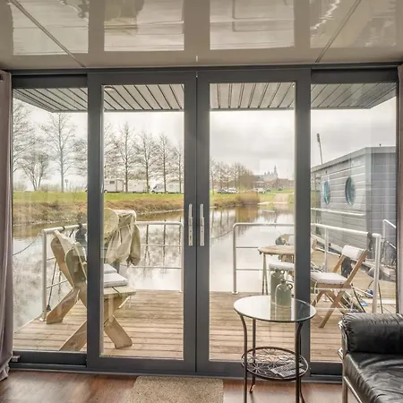 Hotel en barco Tiny Hanzeboat Hattem