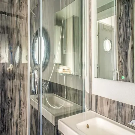 Tiny Hanzeboat Hotel en barco 3*