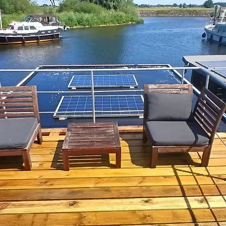 Hotel en barco Tiny Hanzeboat 3*