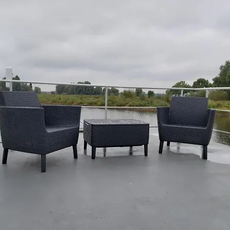 Hotel en barco Tiny Hanzeboat